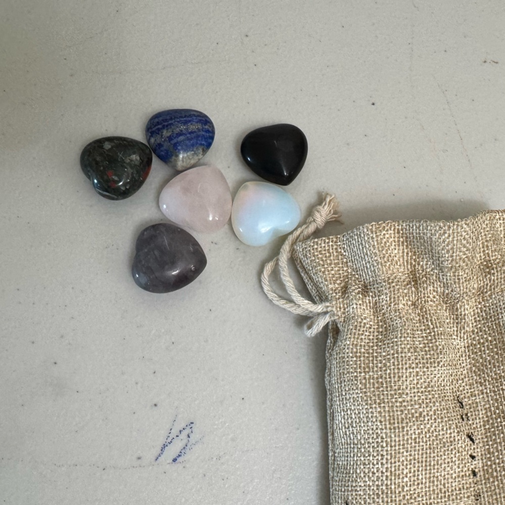 6 stones palm healing